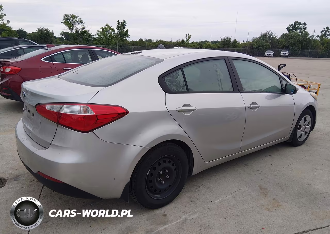 2015 Kia Forte Lx VIN:KNAFK4A6XF5305478 - 4