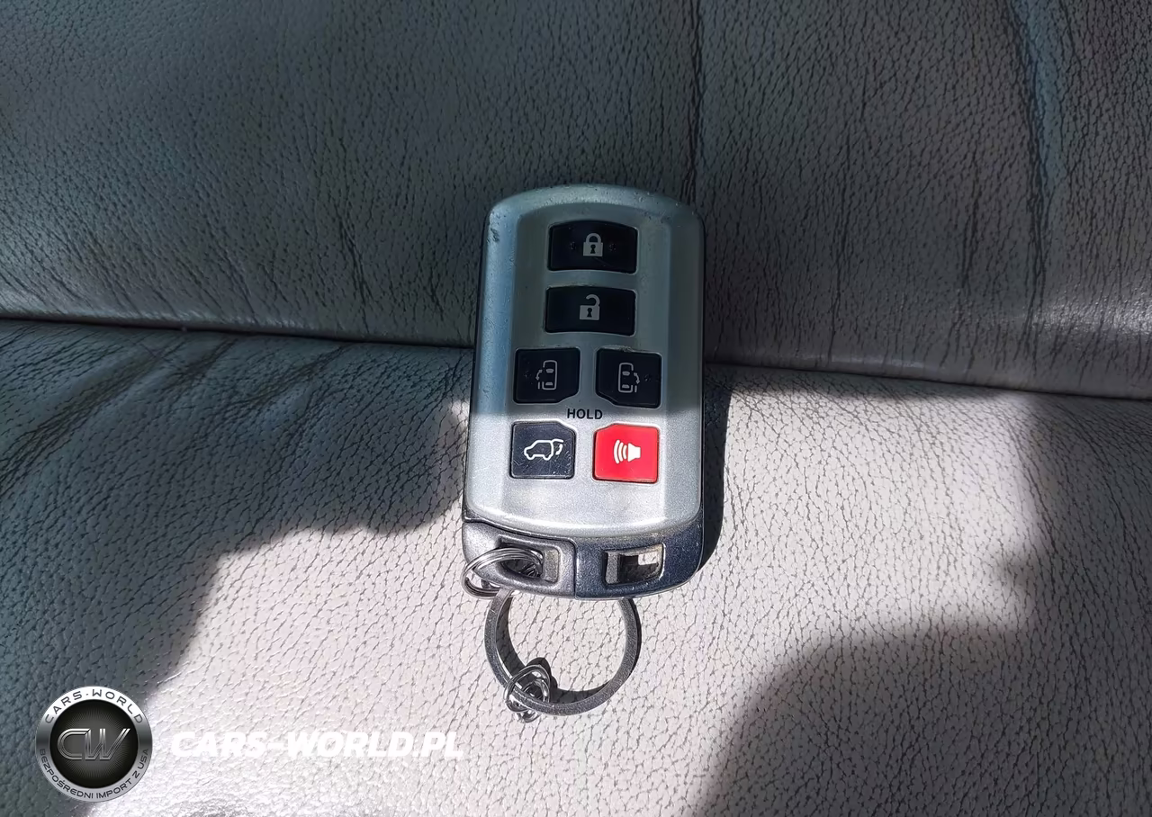 2011 Toyota Sienna Limited VIN:5TDDK3DC0BS028172 - 11