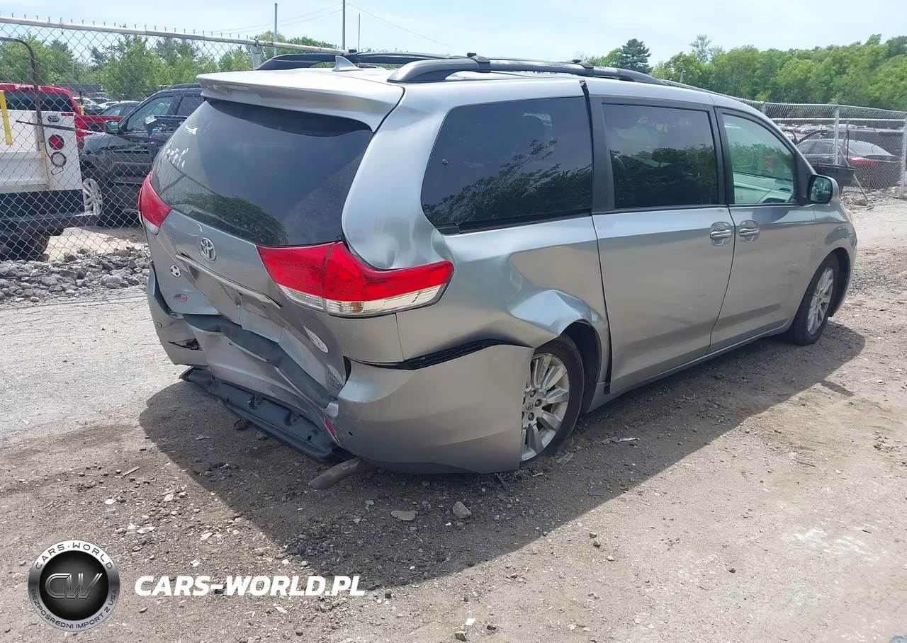 2011 Toyota Sienna Limited VIN:5TDDK3DC0BS028172 - 4