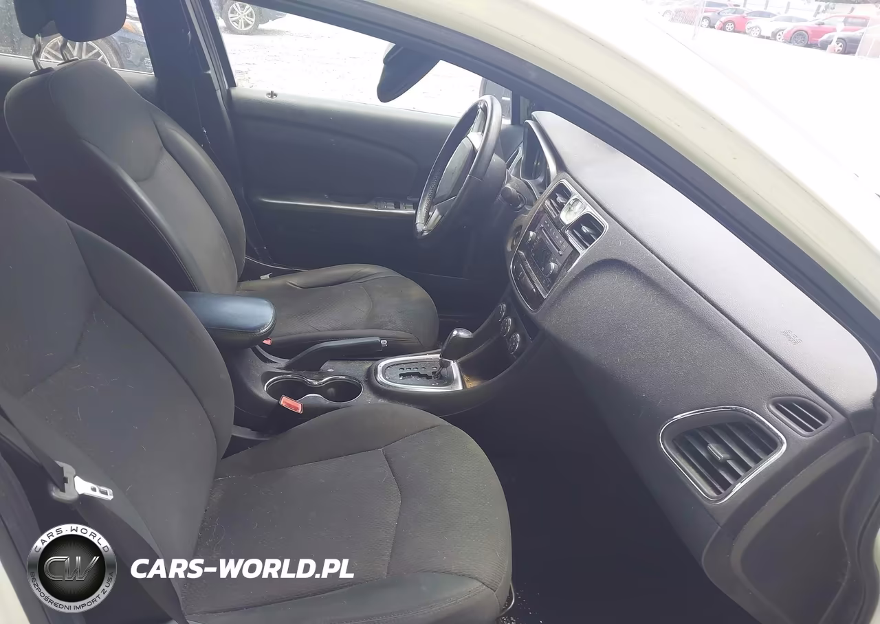 2011 Chrysler 200 Touring VIN:1C3BC1FB2BN576097 - 5