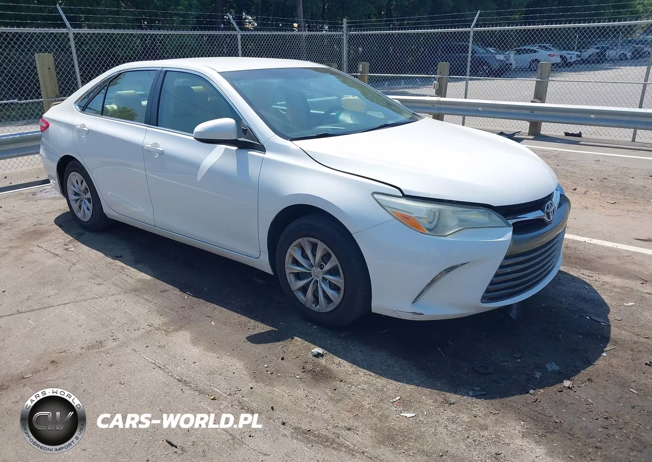 2016 Toyota Camry Le – zdjęcie 1 z 16