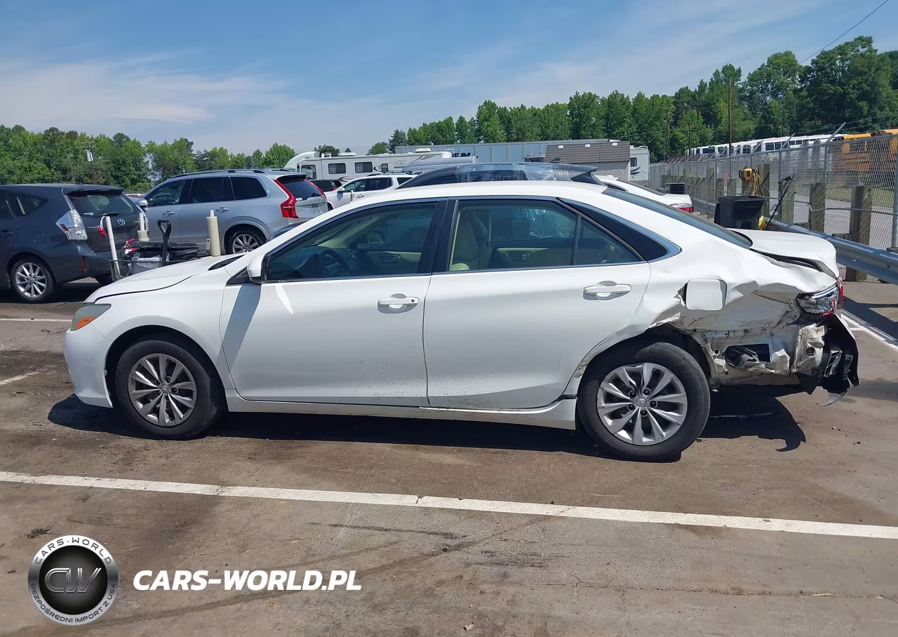 2016 Toyota Camry Le VIN:4T4BF1FK0GR555184 - 14