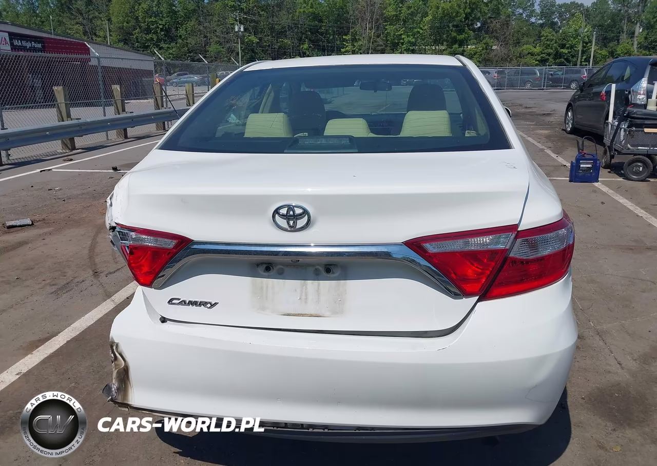 2016 Toyota Camry Le VIN:4T4BF1FK0GR555184 - 16