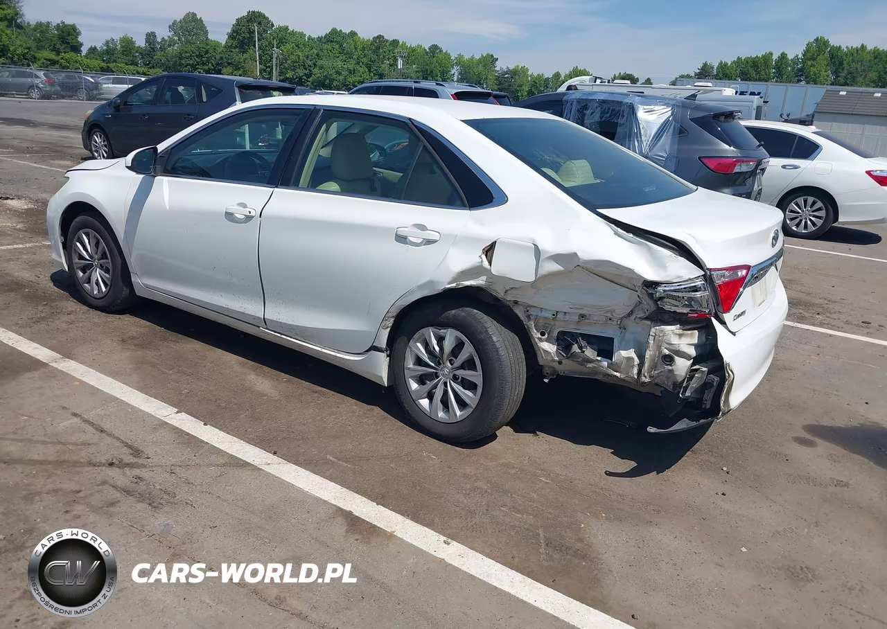 2016 Toyota Camry Le VIN:4T4BF1FK0GR555184 - 3