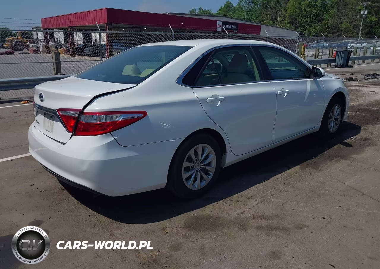 2016 Toyota Camry Le VIN:4T4BF1FK0GR555184 - 4
