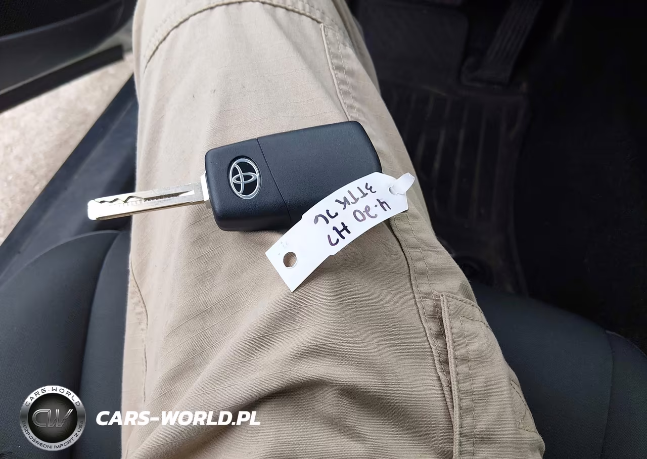 2024 Toyota Camry Le VIN:4T1C11AK7RU201895 - 11