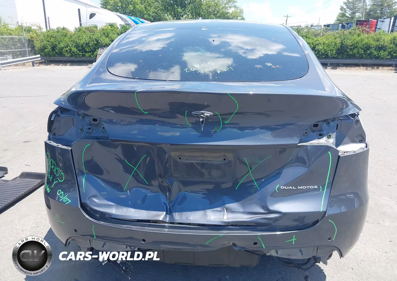 2022 Tesla Model Y Long Range Dual Motor All-Wheel Drive VIN:7SAYGAEE7NF433111 - 16