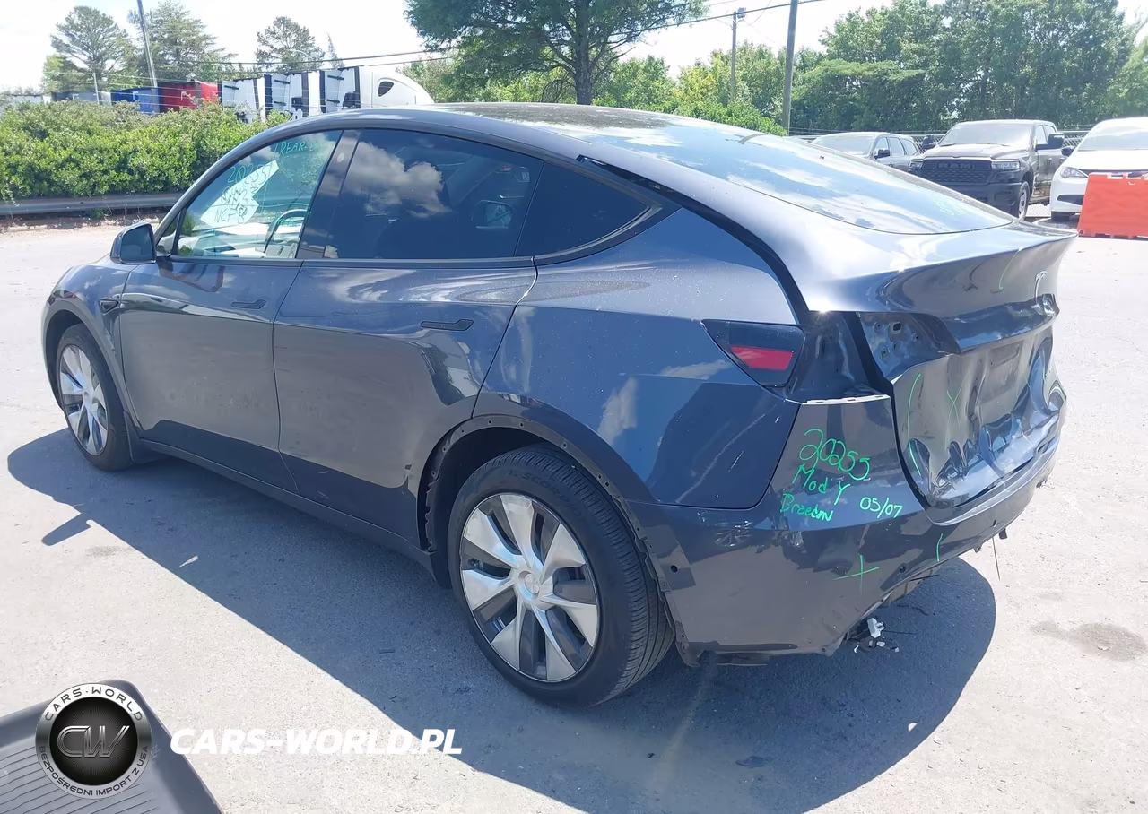 2022 Tesla Model Y Long Range Dual Motor All-Wheel Drive VIN:7SAYGAEE7NF433111 - 3