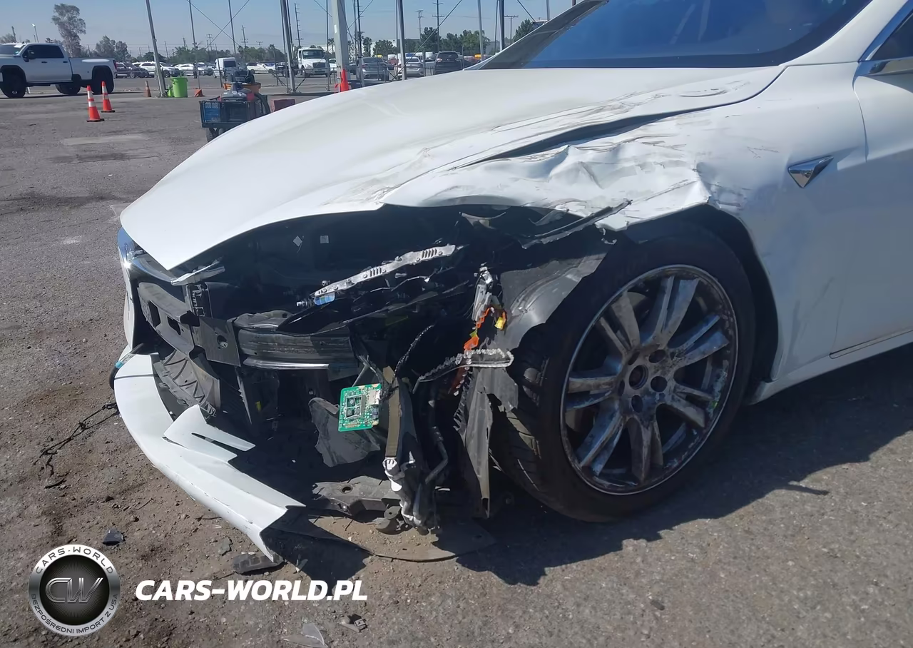 2020 Tesla Model S VIN:5YJSA1E25LF390461 - 6