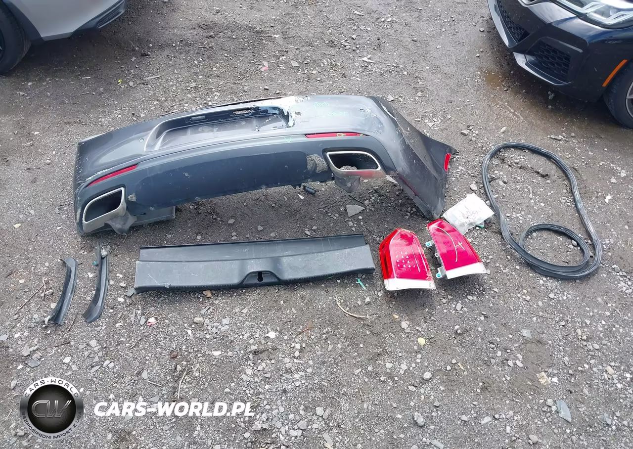 2020 Chrysler 300 Touring L VIN:2C3CCAAG2LH120263 - 12
