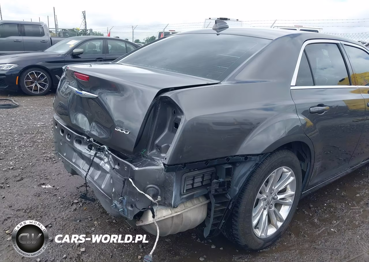 2020 Chrysler 300 Touring L VIN:2C3CCAAG2LH120263 - 19
