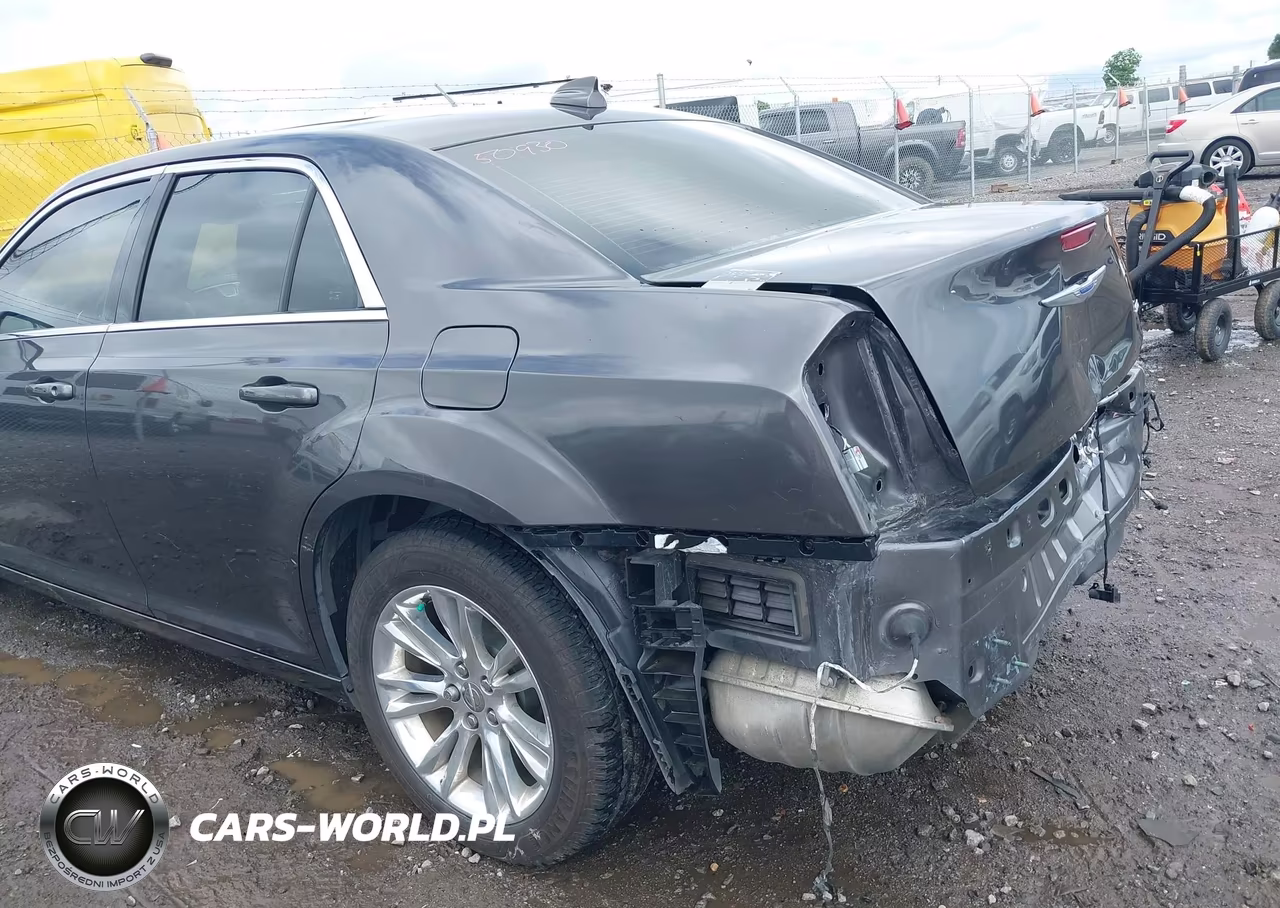2020 Chrysler 300 Touring L VIN:2C3CCAAG2LH120263 - 20