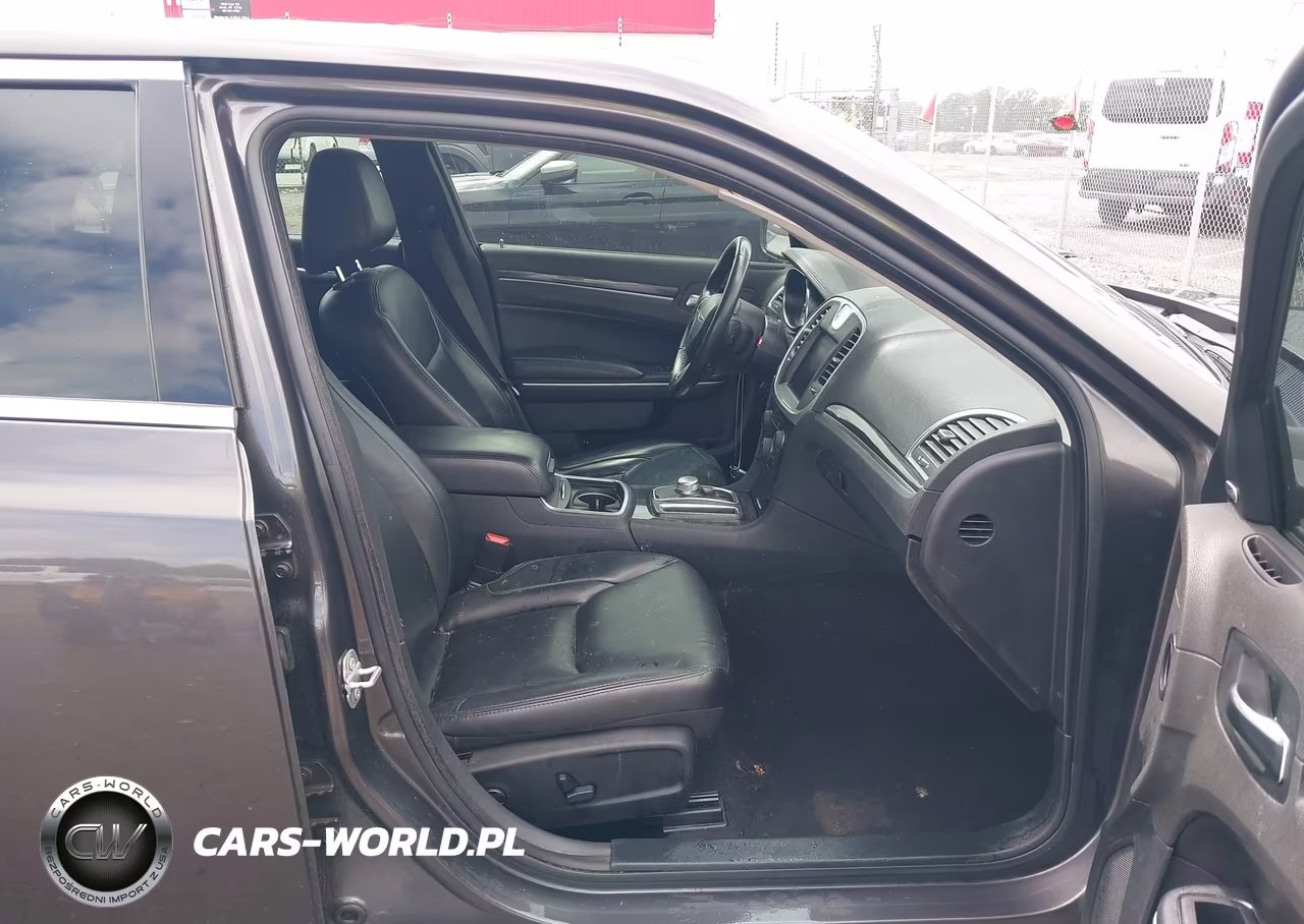 2020 Chrysler 300 Touring L VIN:2C3CCAAG2LH120263 - 5