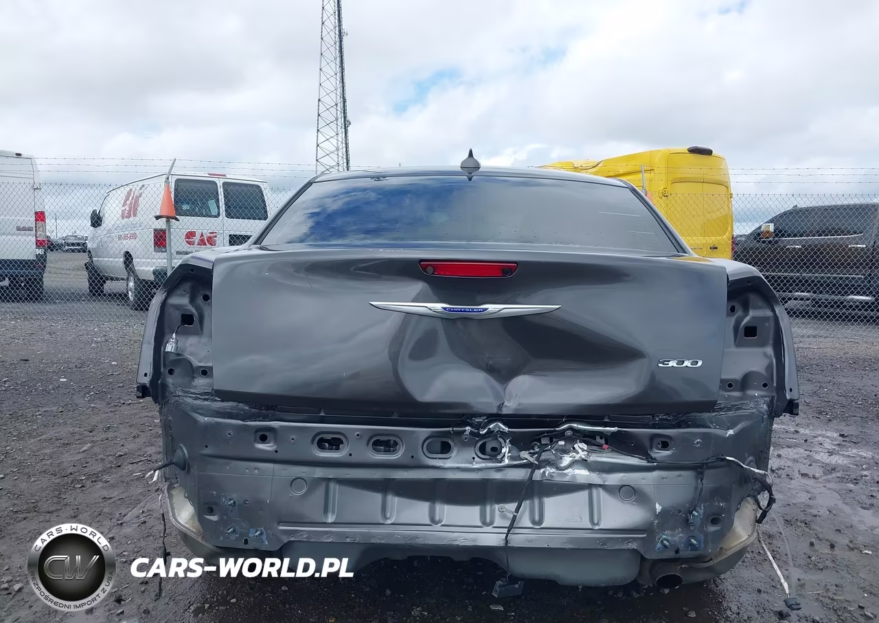 2020 Chrysler 300 Touring L VIN:2C3CCAAG2LH120263 - 6