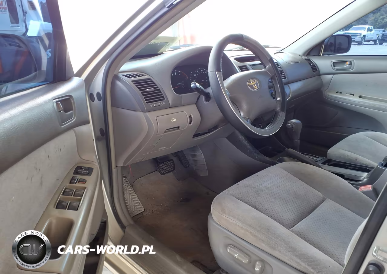 2004 Toyota Camry Le VIN:4T1BE32K24U835599 - 5