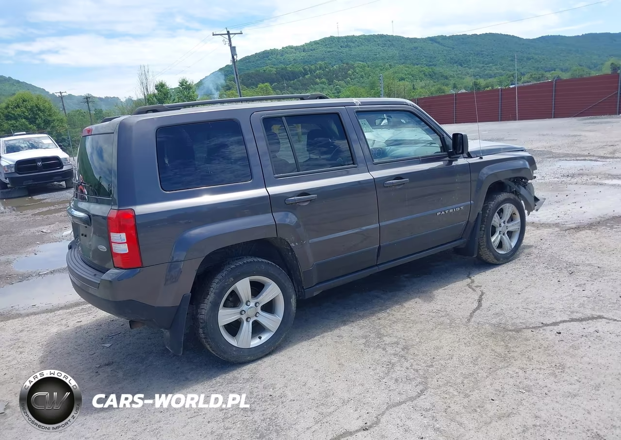 2016 Jeep Patriot Latitude VIN:1C4NJRFB4GD597172 - 4