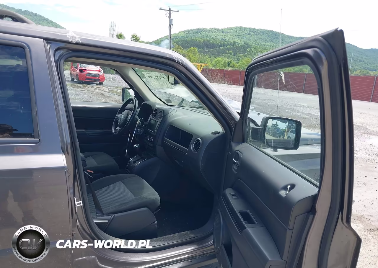 2016 Jeep Patriot Latitude VIN:1C4NJRFB4GD597172 - 5