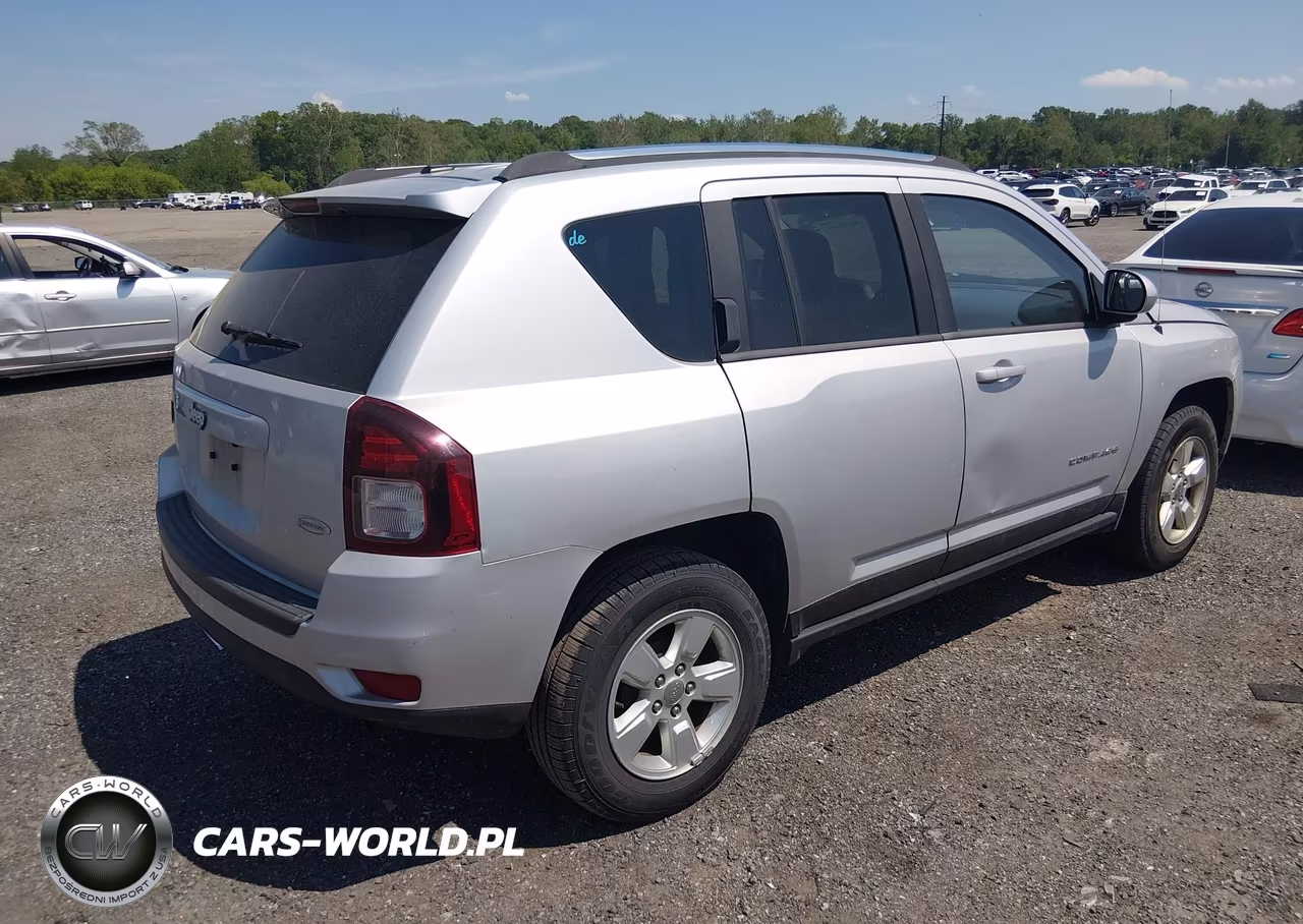 2014 Jeep Compass Latitude VIN:1C4NJCEA4ED503021 - 4
