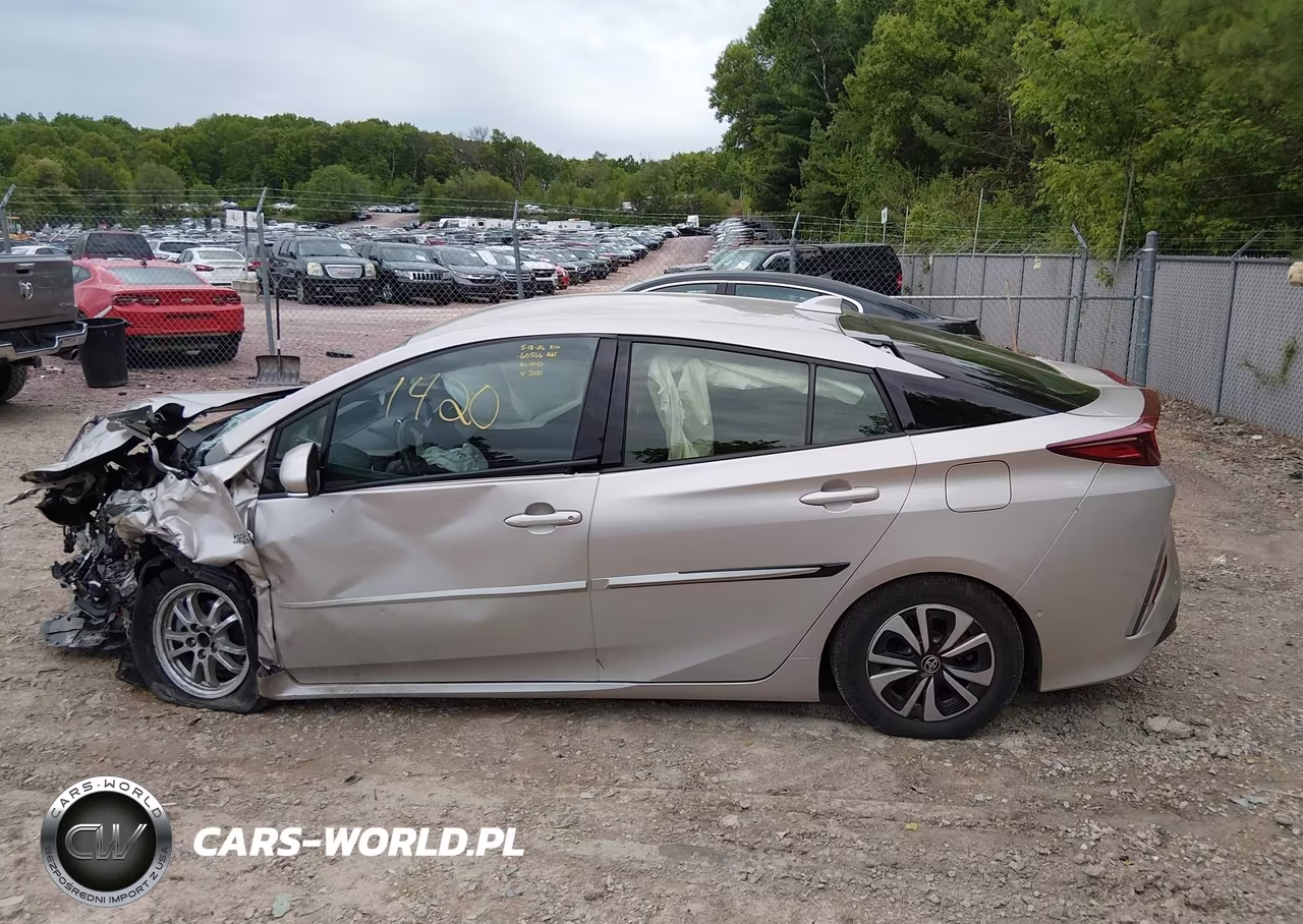 2017 Toyota Prius Prime Advanced VIN:JTDKARFP5H3003081 - 15