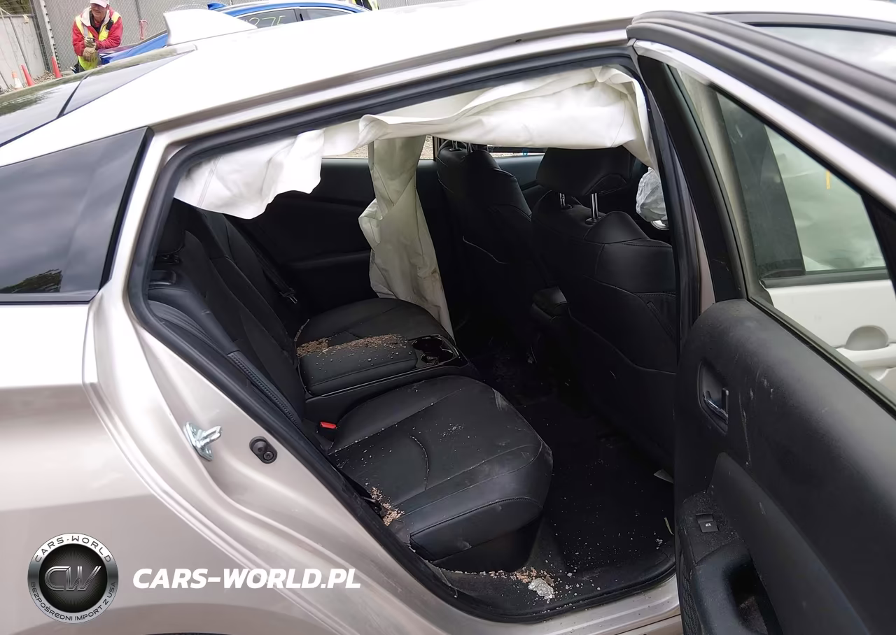 2017 Toyota Prius Prime Advanced VIN:JTDKARFP5H3003081 - 8