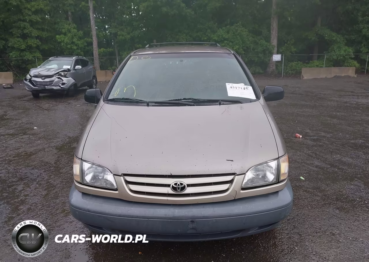 1999 Toyota Sienna Le VIN:4T3ZF13C4XU149843 - 13