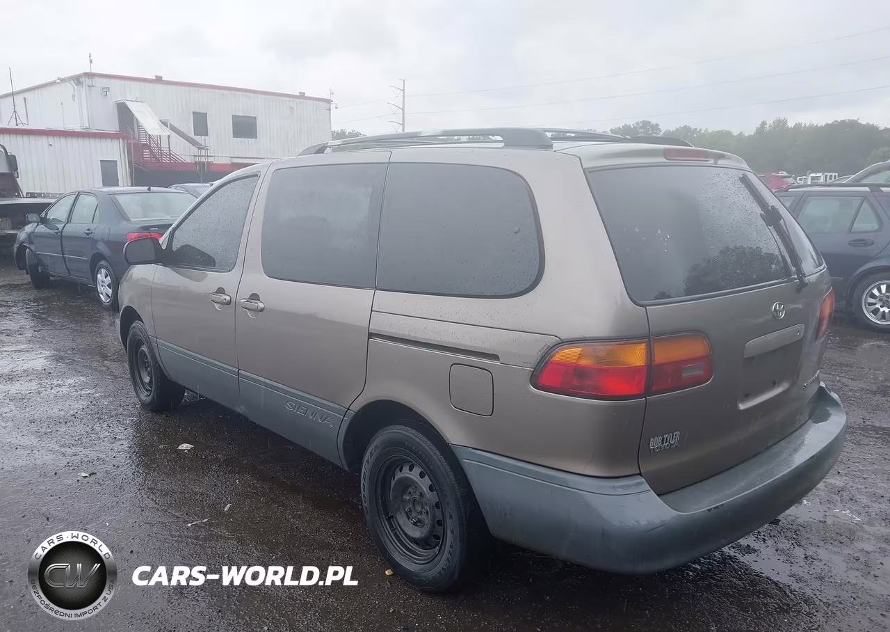 1999 Toyota Sienna Le VIN:4T3ZF13C4XU149843 - 3