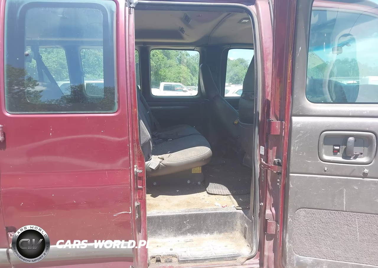 2002 Chevrolet Express VIN:1GAHG39R621165171 - 8