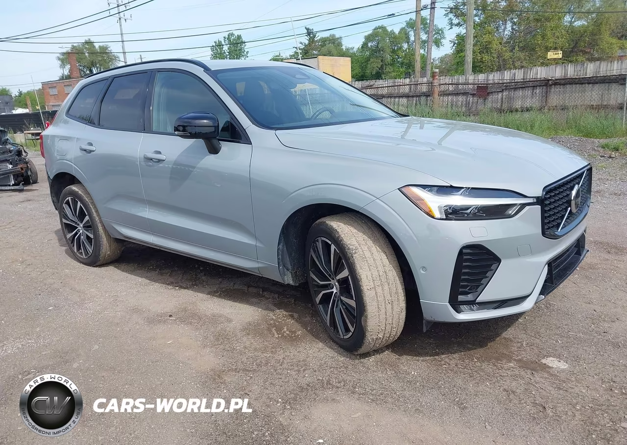 2024 Volvo Xc60 B5 Plus Dark Theme – zdjęcie 1 z 17