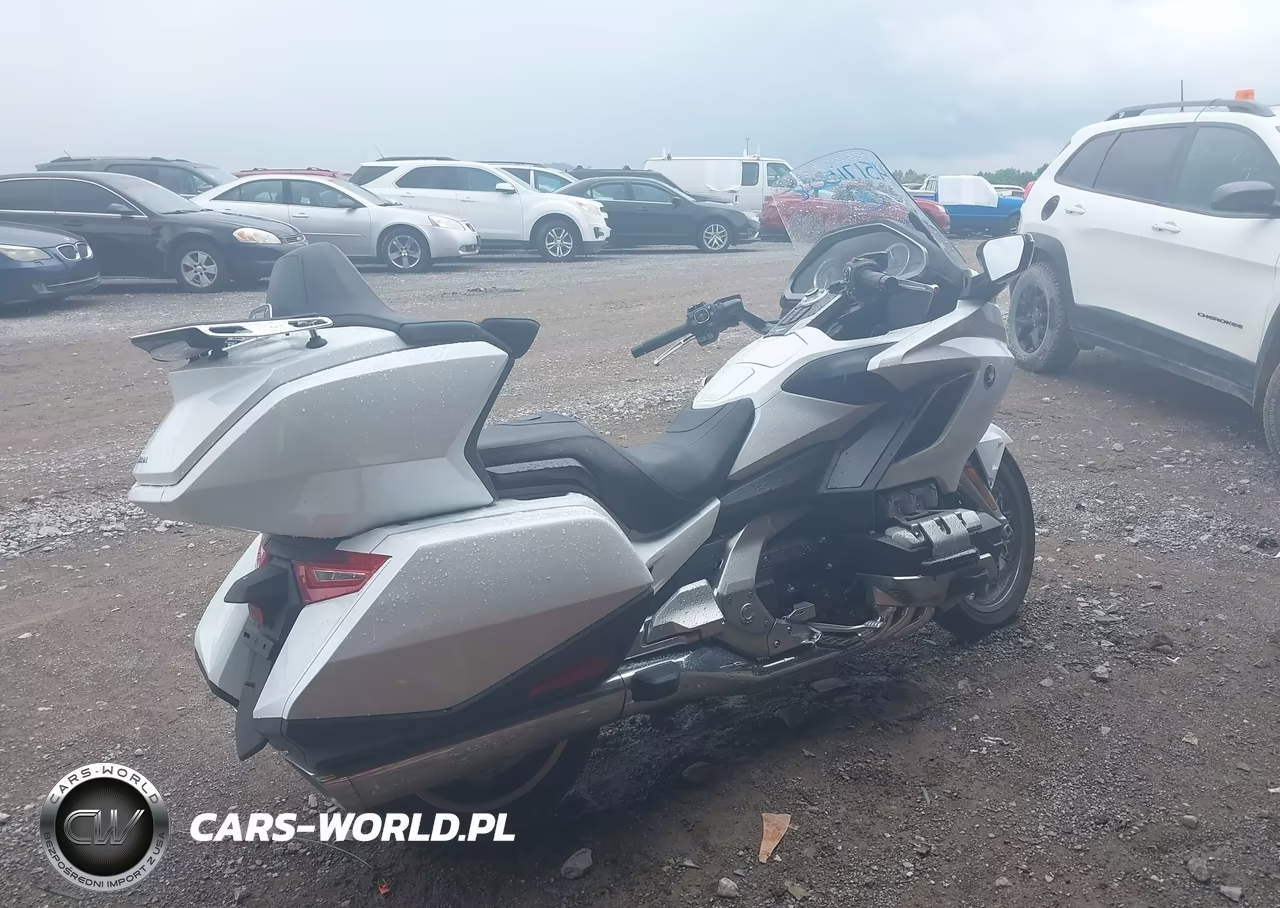 2018 Honda Gl1800 VIN:JH2SC7905JK002478 - 4