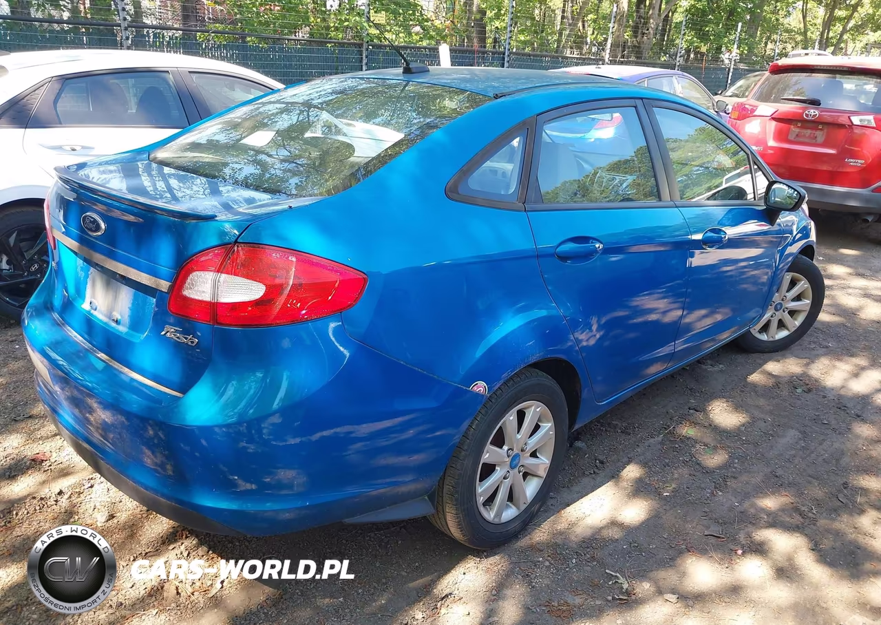 2013 Ford Fiesta Se VIN:3FADP4BJ4DM130768 - 4