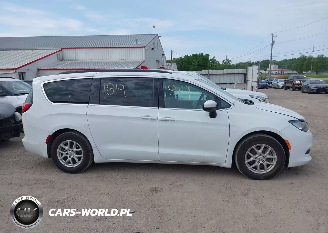 2021 Chrysler Voyager Lxi VIN:2C4RC1DG3MR542071 - 13