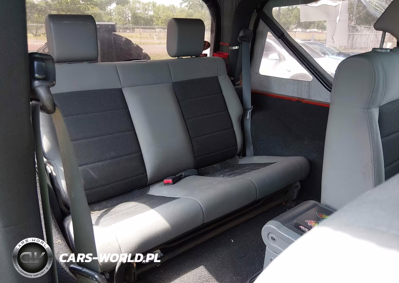 2009 Jeep Wrangler X VIN:1J4FA241X9L716478 - 8