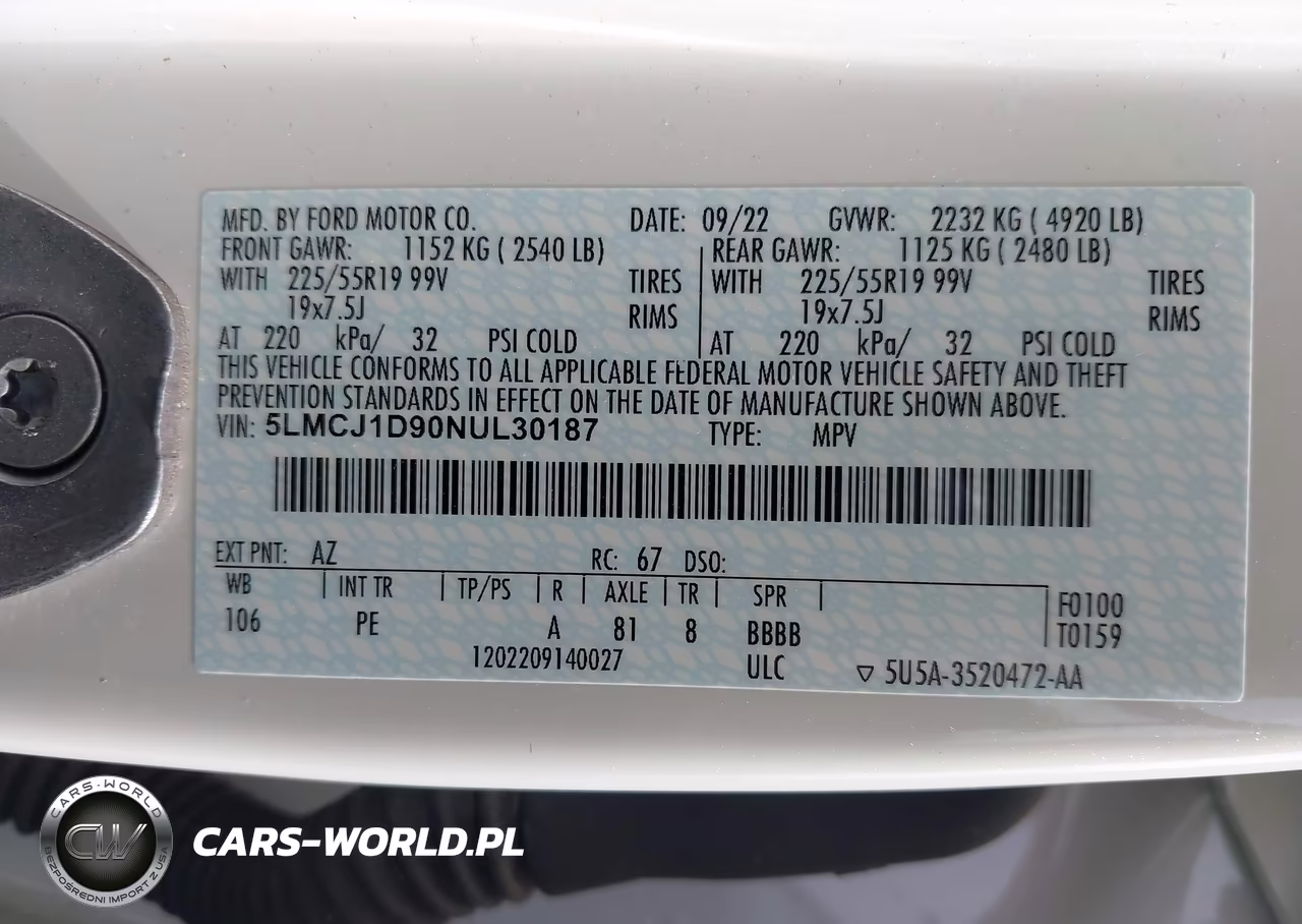 2022 Lincoln Corsair Standard VIN:5LMCJ1D90NUL30187 - 9