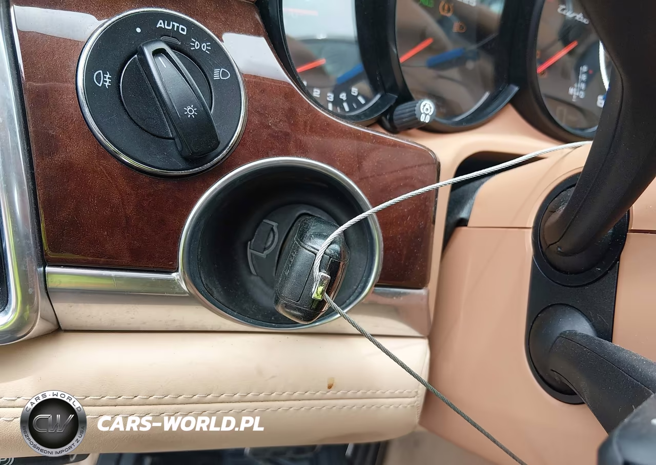 2011 Porsche Panamera Turbo VIN:WP0AC2A78BL090664 - 11
