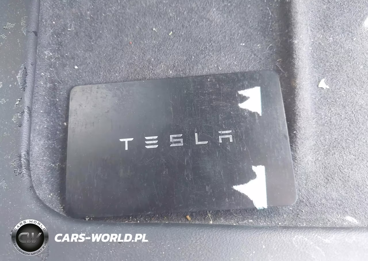 2024 Tesla Model Y Performance Dual Motor All-Wheel Drive VIN:7SAYGDEF3RF020778 - 11