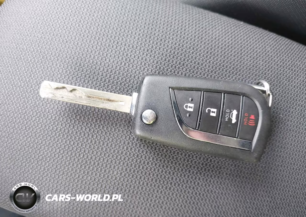 2022 Toyota Corolla Le VIN:JTDEPMAE5N3031060 - 11