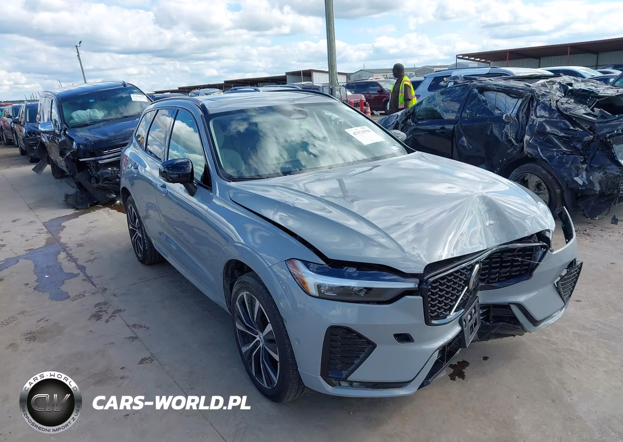 2025 Volvo Xc60 B5 Plus – zdjęcie 1 z 16