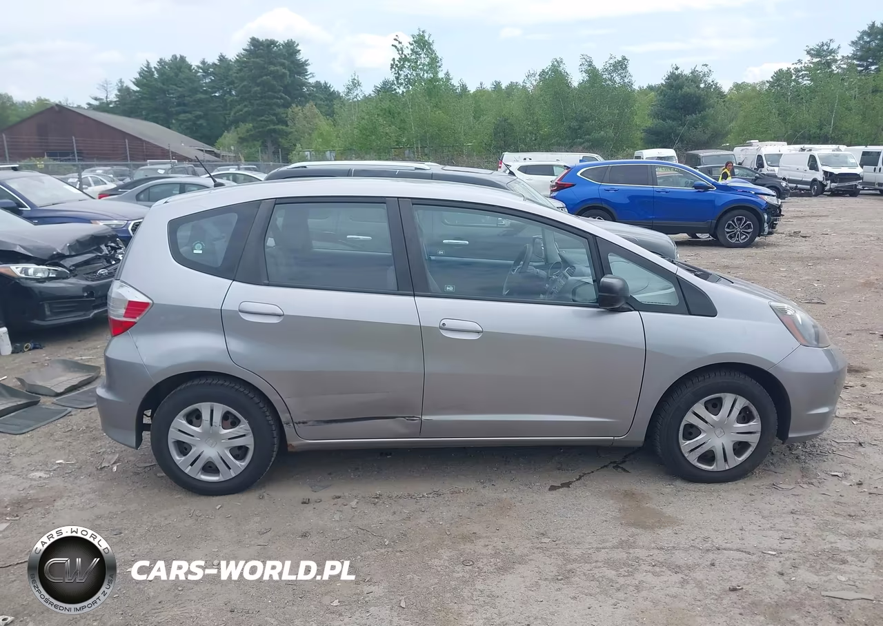 2010 Honda Fit VIN:JHMGE8H20AS017485 - 13