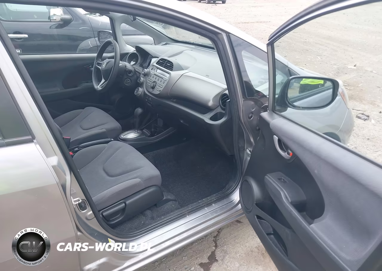 2010 Honda Fit VIN:JHMGE8H20AS017485 - 5