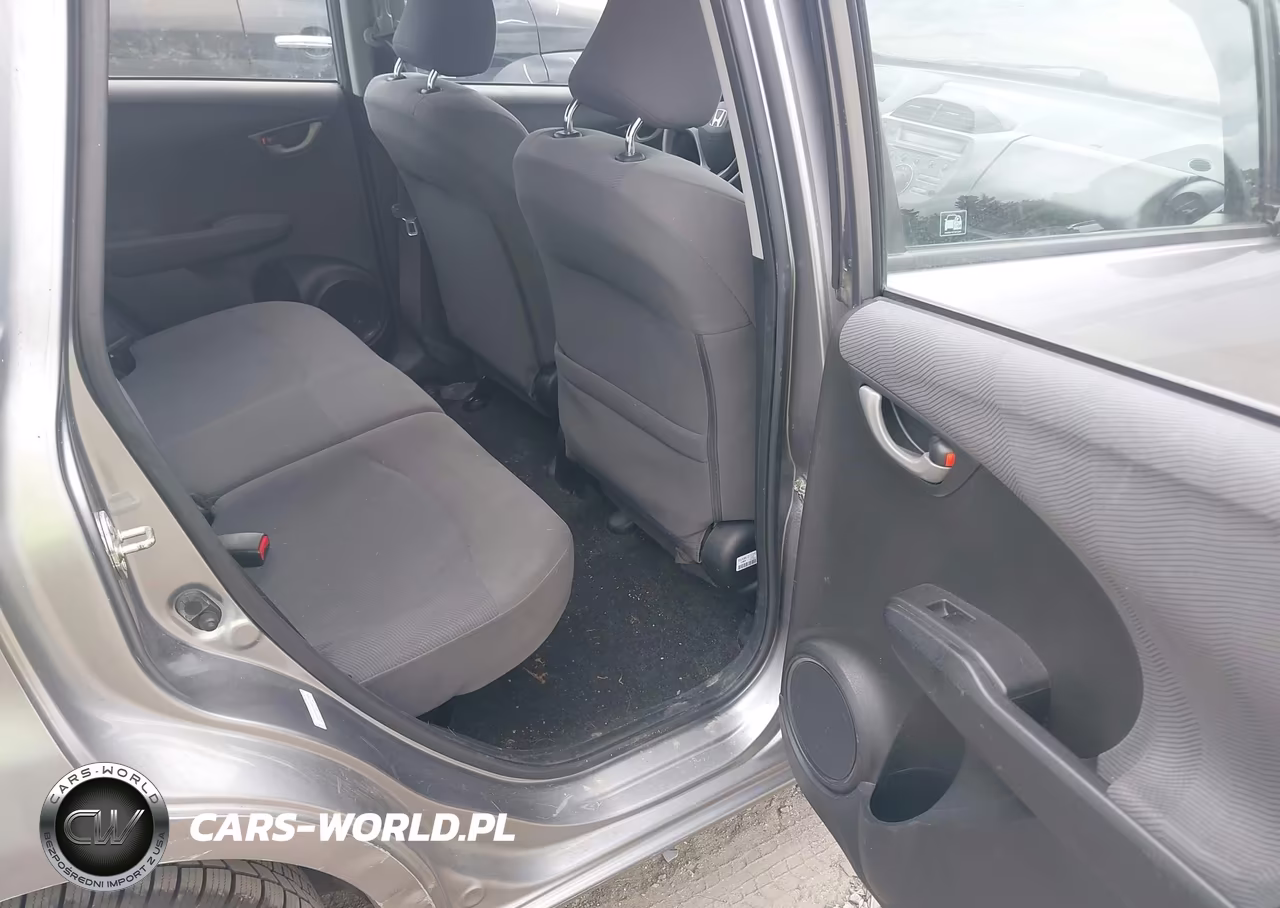 2010 Honda Fit VIN:JHMGE8H20AS017485 - 8