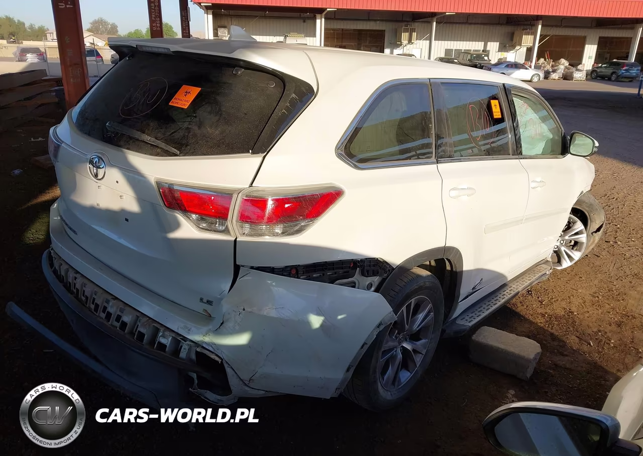2015 Toyota Highlander Le Plus V6 VIN:5TDZKRFH7FS098825 - 4