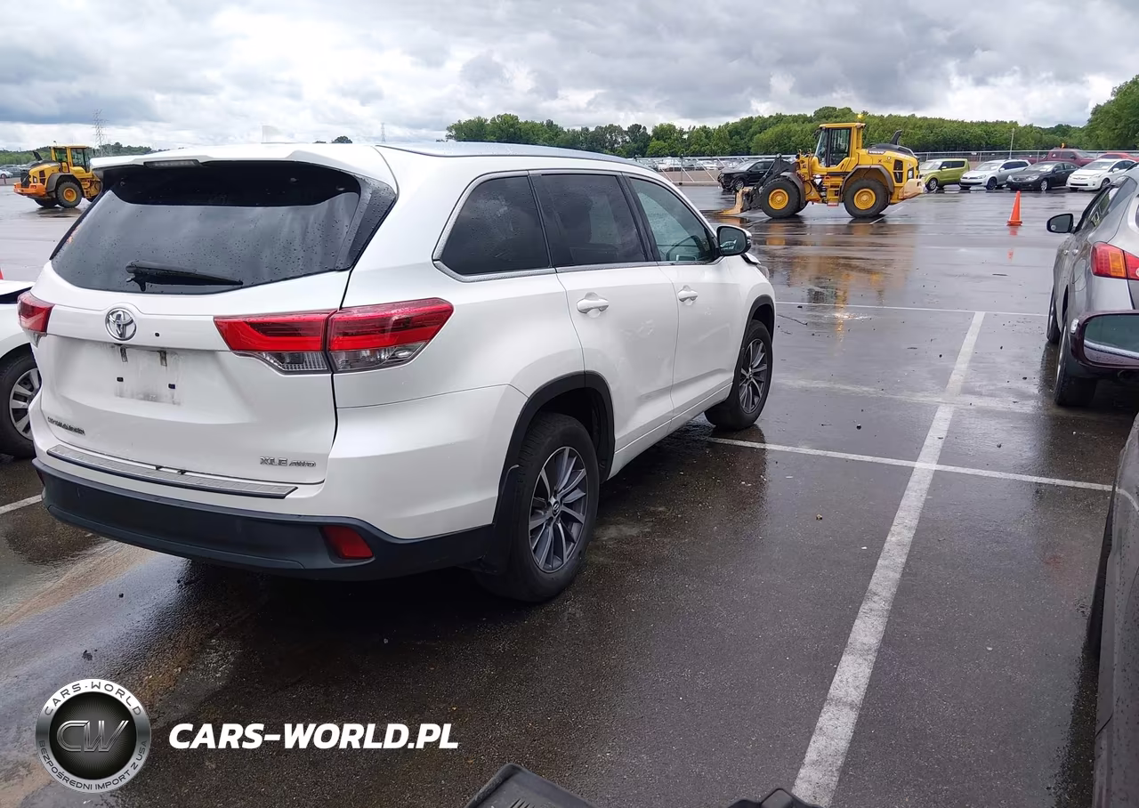 2017 Toyota Highlander Xle VIN:5TDJZRFH3HS508242 - 4