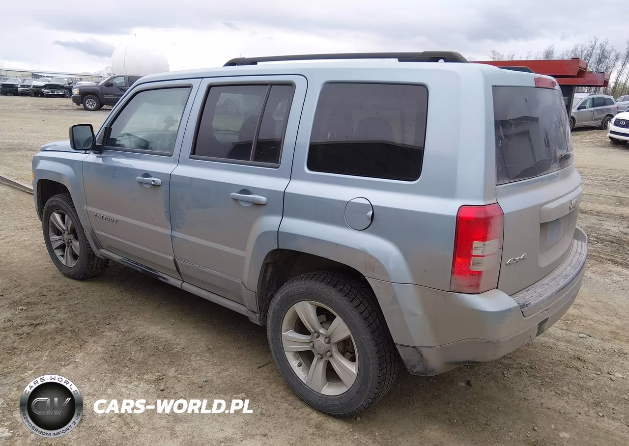 2013 Jeep Patriot Latitude VIN:1C4NJRFB7DD165218 - 3