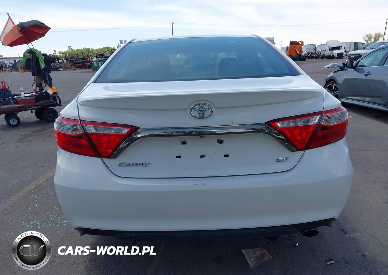 2015 Toyota Camry Se VIN:4T1BF1FK1FU061635 - 16