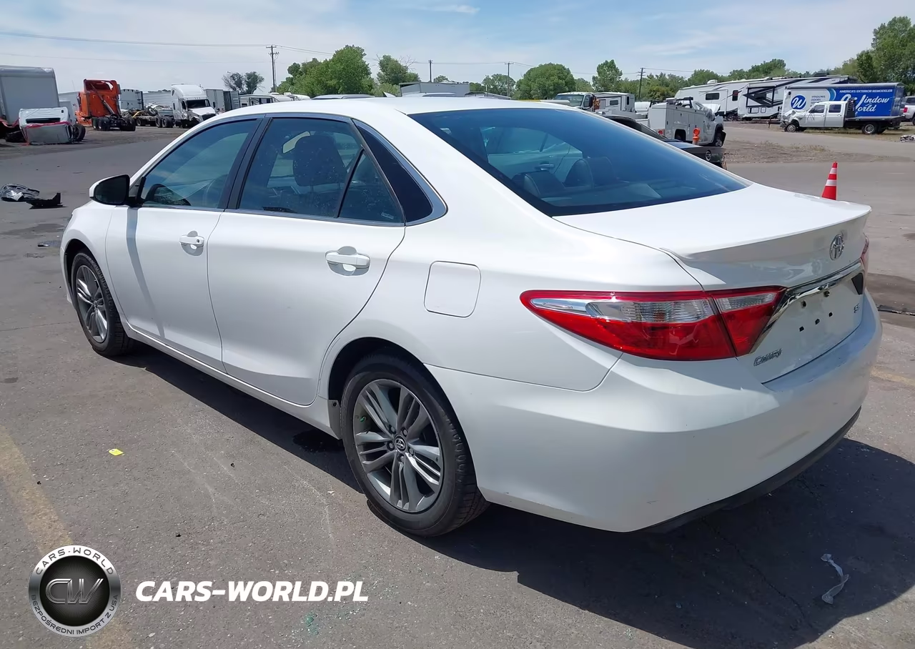2015 Toyota Camry Se VIN:4T1BF1FK1FU061635 - 3