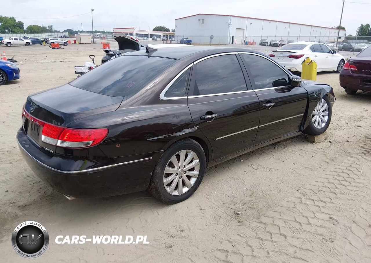2010 Hyundai Azera Limited VIN:KMHFC4DF5AA513517 - 4