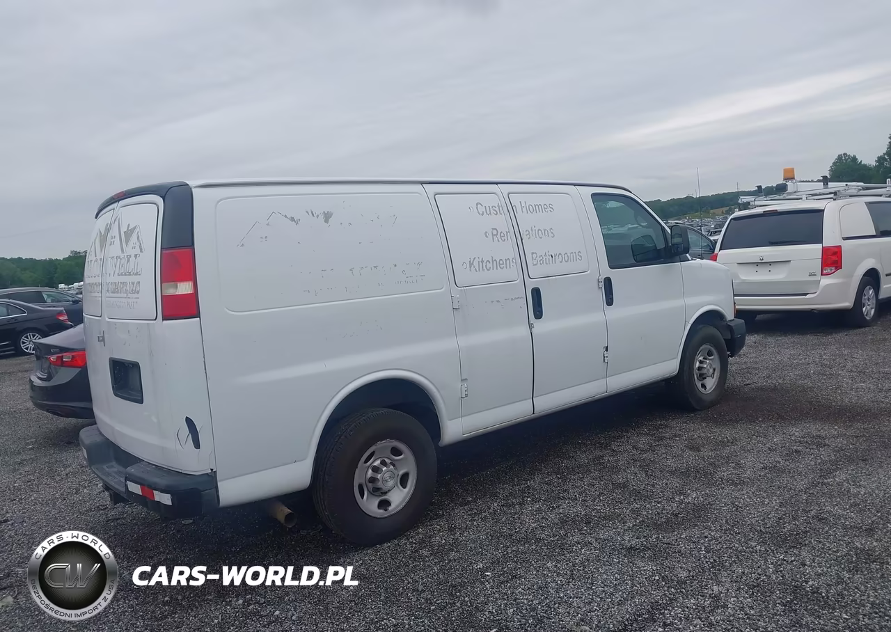 2015 Chevrolet Express 2500 Work Van VIN:1GCWGFCF3F1120743 - 4