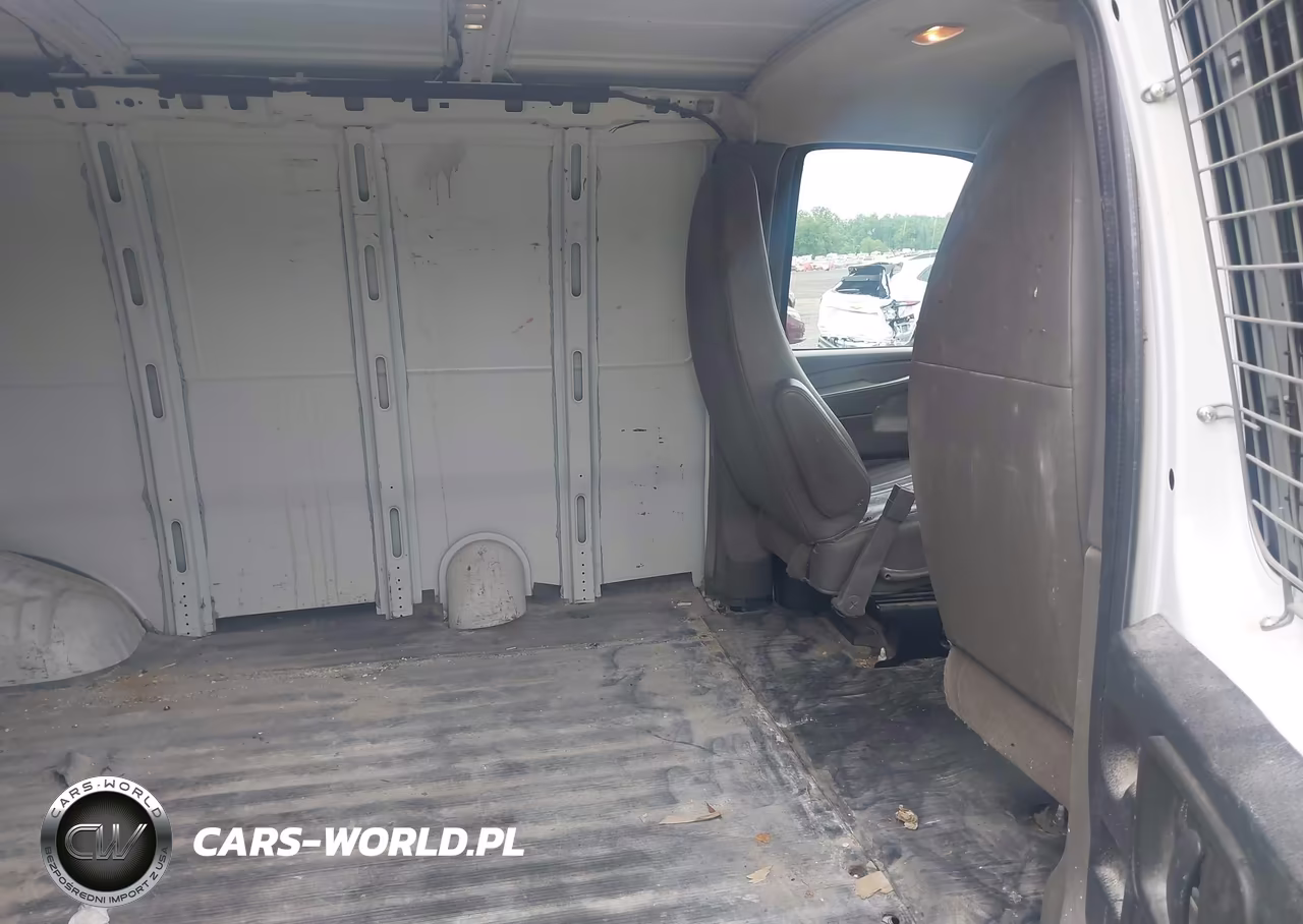 2015 Chevrolet Express 2500 Work Van VIN:1GCWGFCF3F1120743 - 8