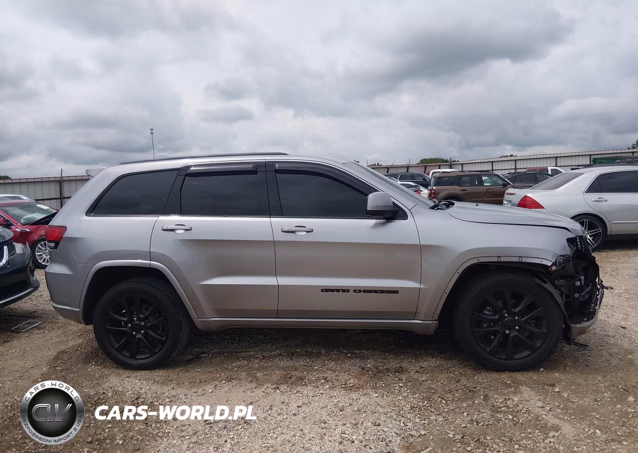 2019 Jeep Grand Cherokee Altitude 4X4 VIN:1C4RJFAG4KC526880 - 13