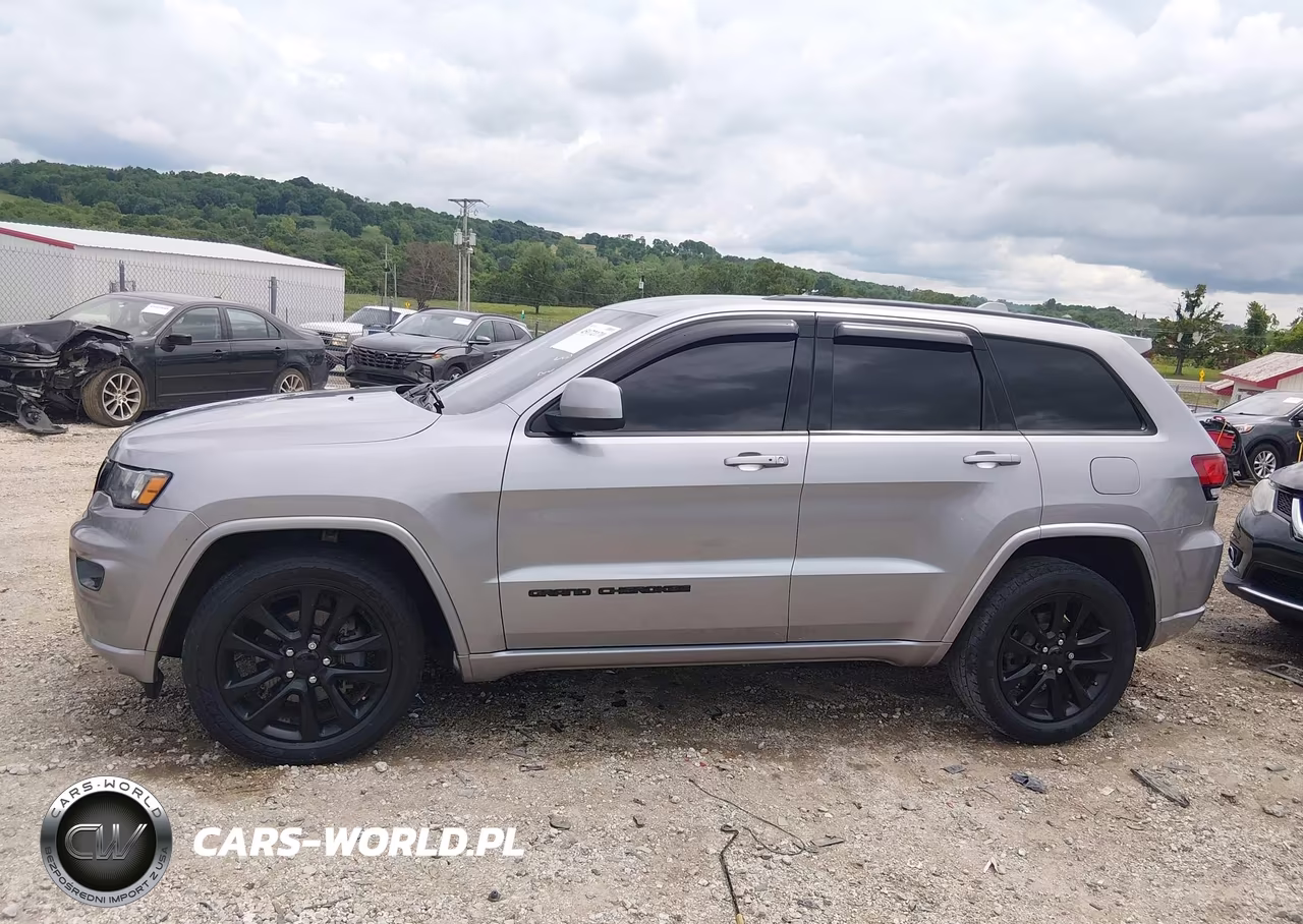 2019 Jeep Grand Cherokee Altitude 4X4 VIN:1C4RJFAG4KC526880 - 14